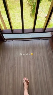 Juliette feet photo thumbnail