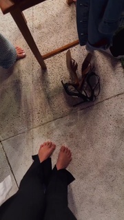 Juliette feet photo thumbnail