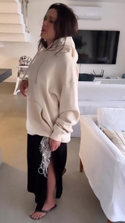 Juliette feet photo thumbnail