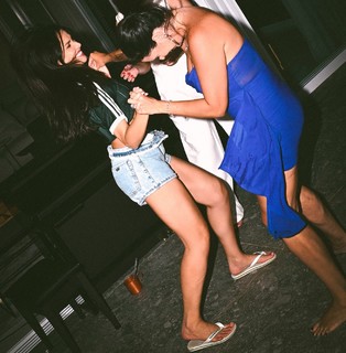 Juliette feet photo thumbnail