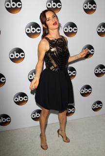 Juliette Lewis feet photo thumbnail