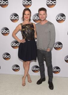 Juliette Lewis feet photo thumbnail