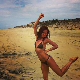 Juliette Lewis feet photo thumbnail
