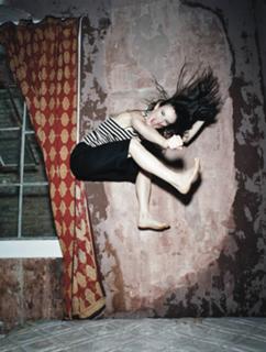 Juliette Lewis feet photo thumbnail