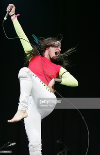 Juliette Lewis feet photo thumbnail