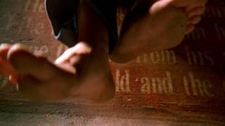 Juliette Lewis feet photo thumbnail