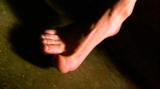 Juliette Lewis feet photo thumbnail