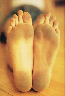Juliette Lewis feet photo thumbnail