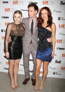 Juliette Lewis feet photo thumbnail