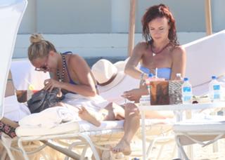 Juliette Lewis feet photo thumbnail