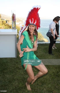 Juliette Lewis feet photo thumbnail