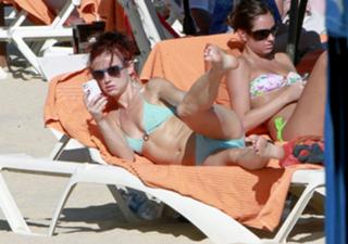 Juliette Lewis feet photo thumbnail