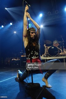 Juliette Lewis feet photo thumbnail