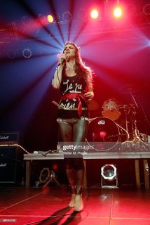 Juliette Lewis feet photo thumbnail