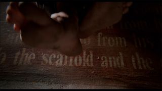 Juliette Lewis feet photo thumbnail