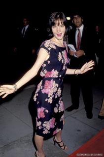 Juliette Lewis feet photo thumbnail