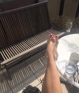 Juliette Schoppmann feet photo thumbnail