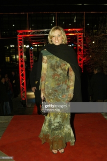 Juliette Schoppmann feet photo thumbnail