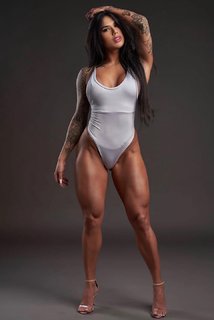 Jully Poca feet photo 17