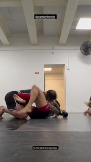 Jully Poca feet photo 8