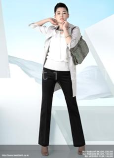 Jun Ji-hyun feet photo thumbnail