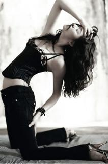 Jun Ji-hyun feet photo thumbnail