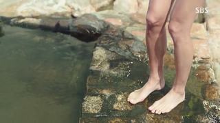 Jun Ji-hyun feet photo thumbnail