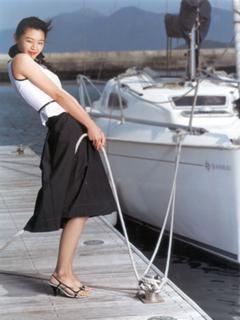 Jun Ji-hyun feet photo thumbnail