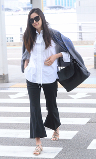 Jun Ji-hyun feet photo thumbnail