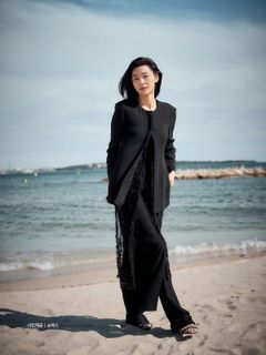 Jun Ji-hyun feet photo 1
