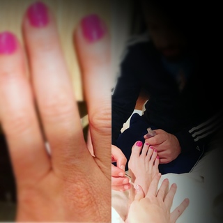 June Diane Raphael feet photo thumbnail