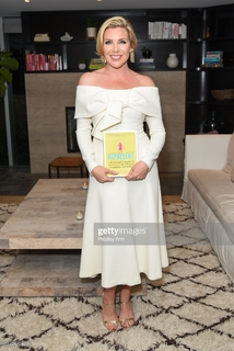 June Diane Raphael feet photo thumbnail