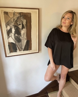 June Diane Raphael feet photo thumbnail