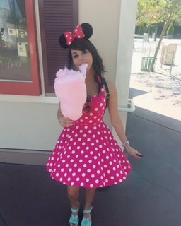 June Nicole Lapine feet photo thumbnail