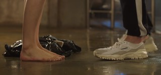 Jung Chae-yeon feet photo 17