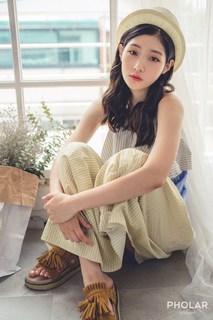 Jung Chae-yeon feet photo 3