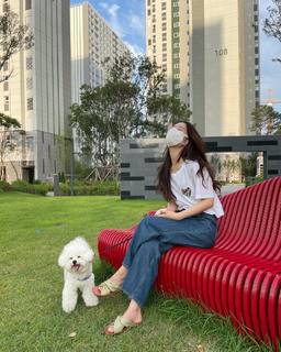 Jung Chae-yeon feet photo 10