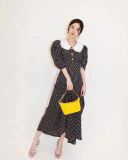 Jung Chae-yeon feet photo 9