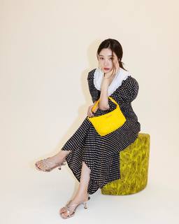 Jung Chae-yeon feet photo 7