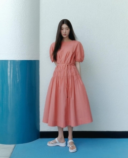 Jung Chae-yeon feet photo 11