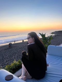 Jung Chae-yeon feet photo 3