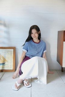 Jung Chae-yeon feet photo 13