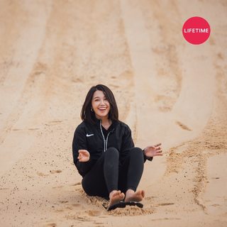 Jung Eun-ji feet photo 12