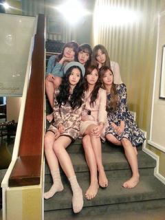 Jung Eun-ji feet photo 2