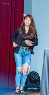 Jung Eun-ji feet photo 10