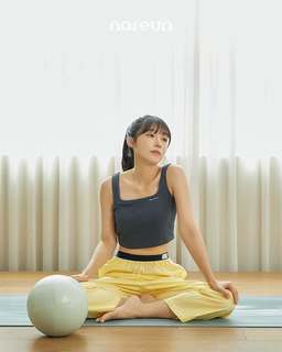 Jung Eun-ji feet photo 6