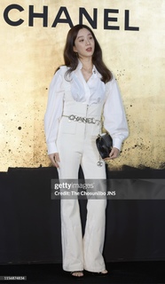 Jung Ryeo-won feet photo 12