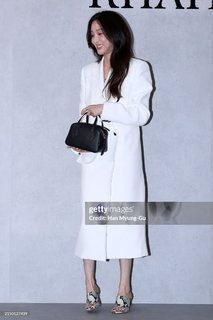 Jung Ryeo-won feet photo 11