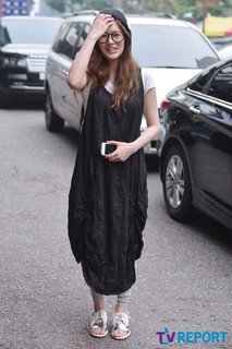 Jung So-min feet photo thumbnail