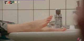 Jung So-min feet photo thumbnail